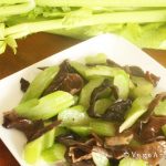 Stir-Fried Celery with Wood Ear Mushrooms 黑木耳炒芹菜